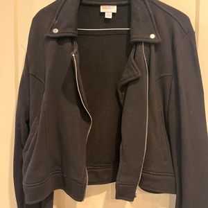 Cute moto jacket! Soft fabric and great stretch!